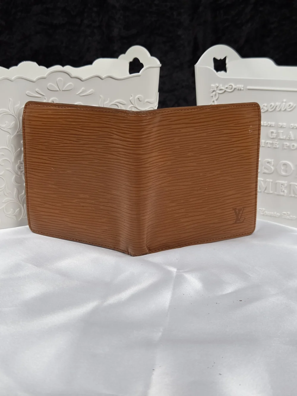 Authentic Louis Vuitton Epi Bifold Wallet Kenyan Fawn Brown Vintage Made in Fran